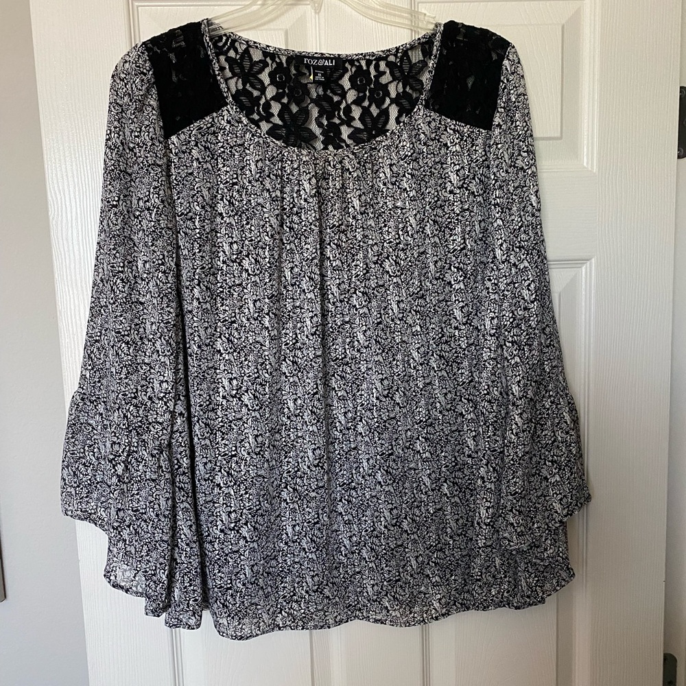 Gorgeous blouse size 1X